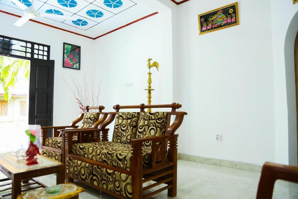Indusara Villa Бентота Екстериор снимка