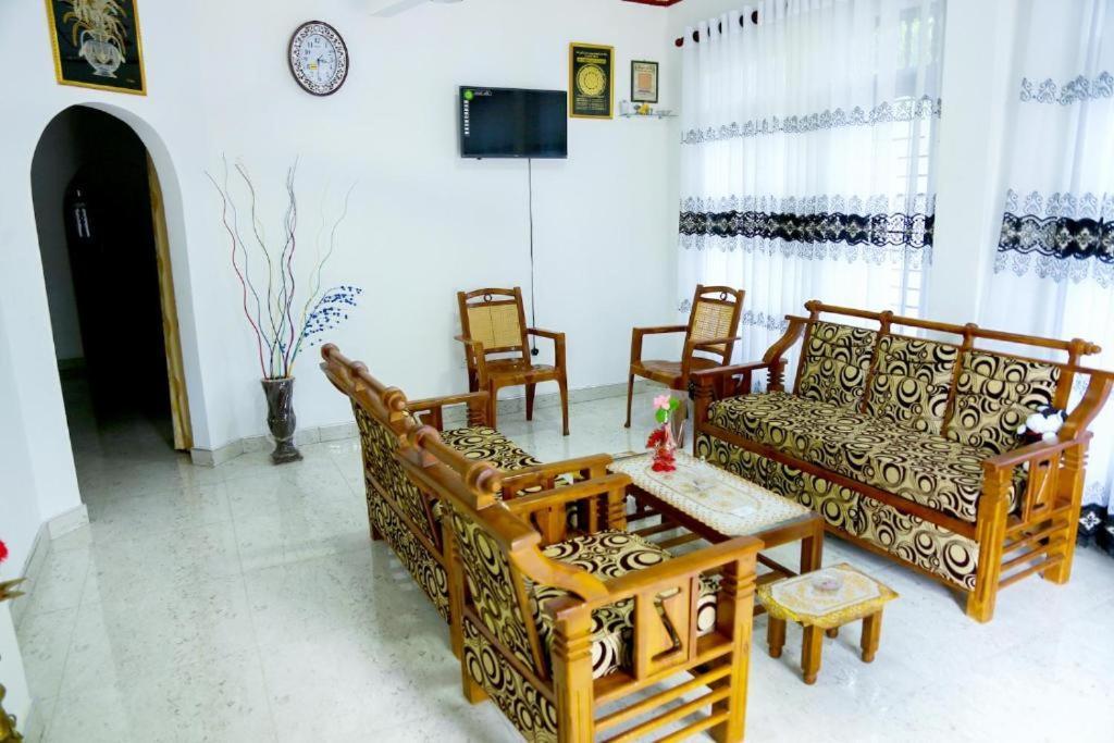 Indusara Villa Бентота Екстериор снимка